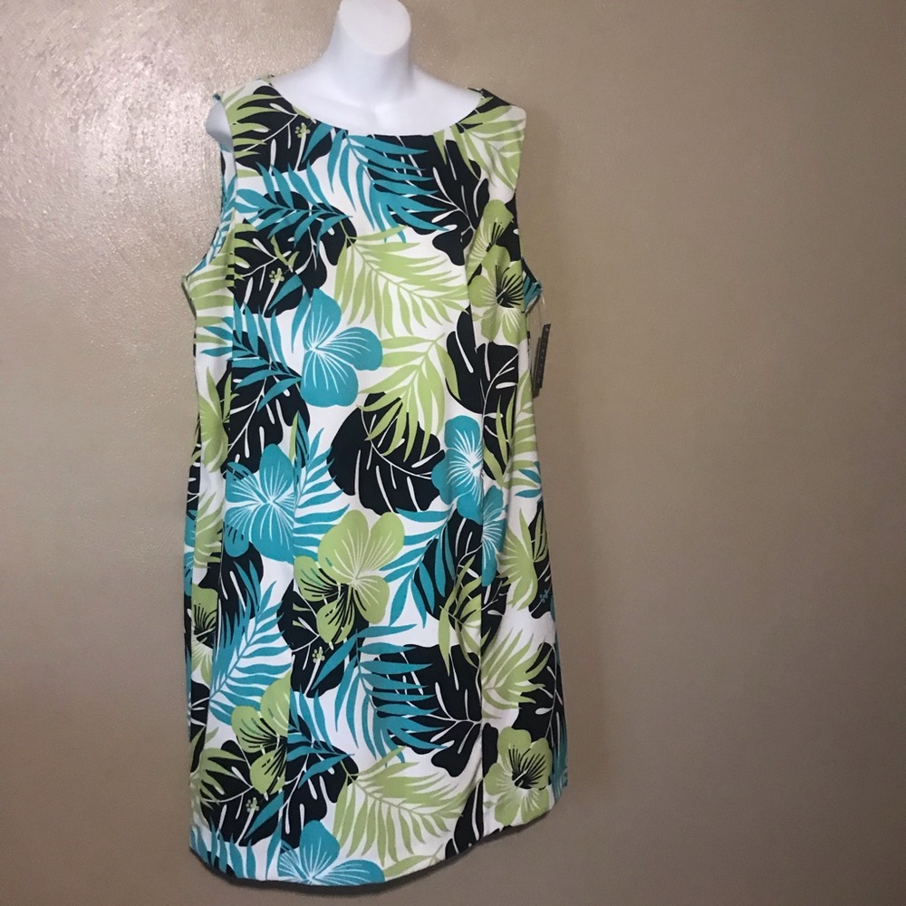 🔥$10 Dress Sale🔥 Kim Rogers flower dress 20W